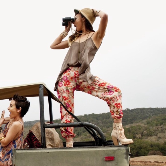 NEW Show Me Your Mumu La La Scrunch Pants - Picture 2 of 6